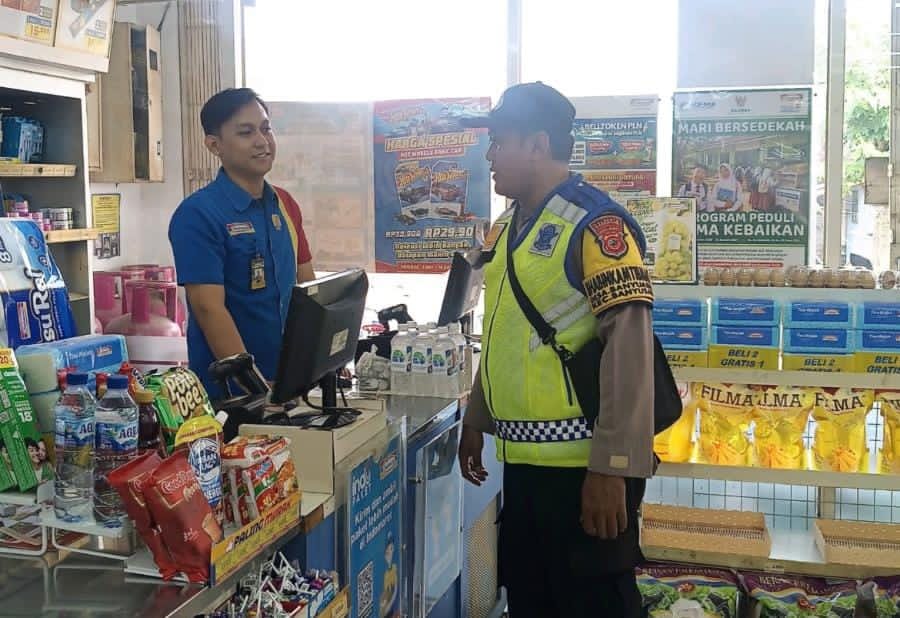 Giat Patroli Perekat Supermarket Indomaret Gempol Guna Antisipasi Kejahatan