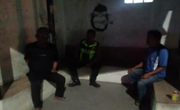 Antisipasi C3, Bhabinkamtibmas Polsek Telagasari Lakukan Ronda Bersama Warga