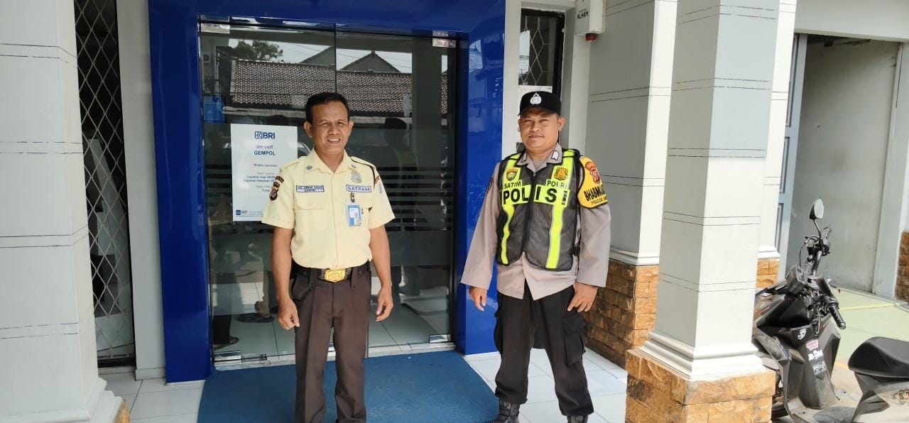 Kunjungi BRI Gempol Patroli Prekat Polsek Banyusari di Siang Hari
