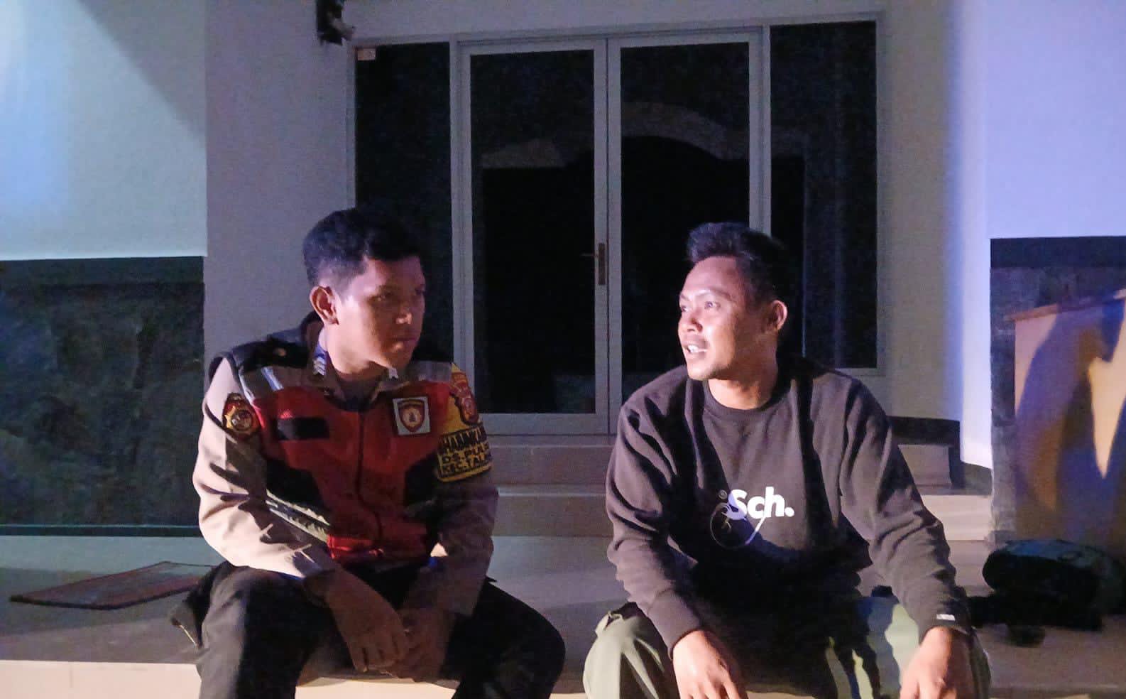 Bhabinkamtibmas Polsek Telagasari Gencar Lakukan Siskamling Antisipasi C3 di Malam Hari