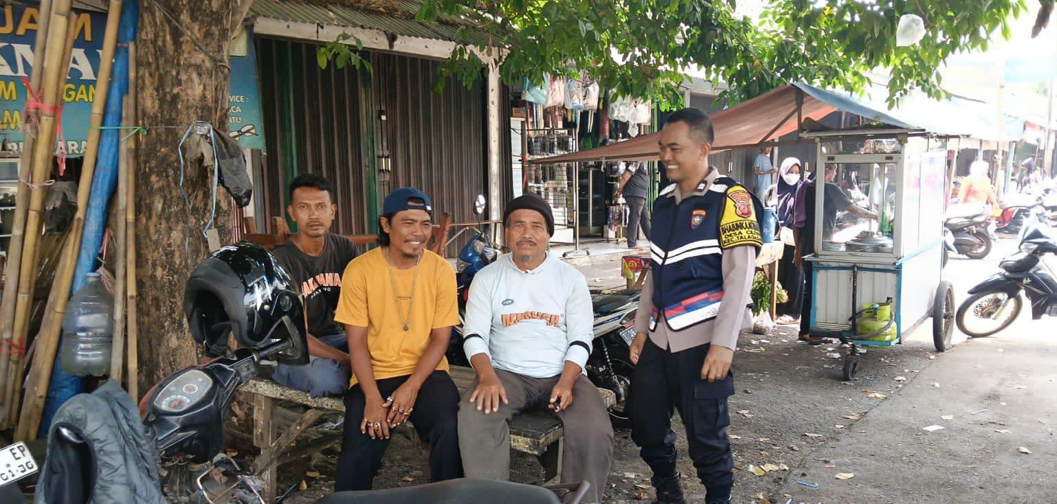 Bhabinkamtibmas Polsek Telagasari Sebar Himbauan TPPO di Lingkungan Masyarakat Binaan