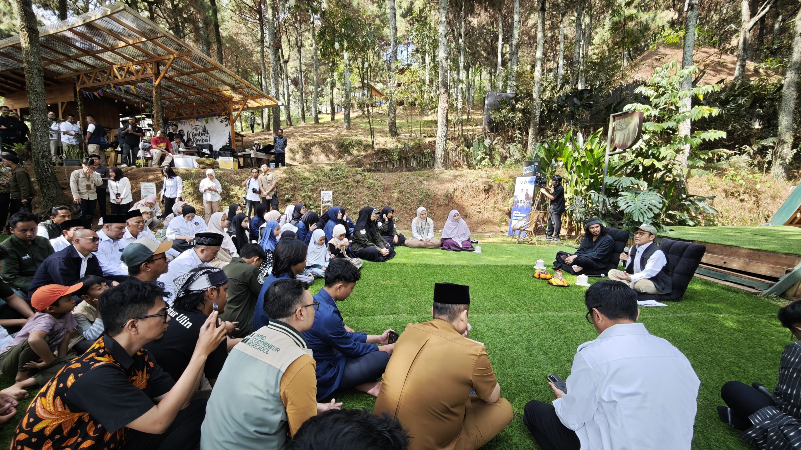 Humaira Dampingi Menko PM Muhaimin Iskandar Kunjungi Pesan-Trend di Cilengkrang, Dorong Pemberdayaan dan Kemandirian Masyarakat