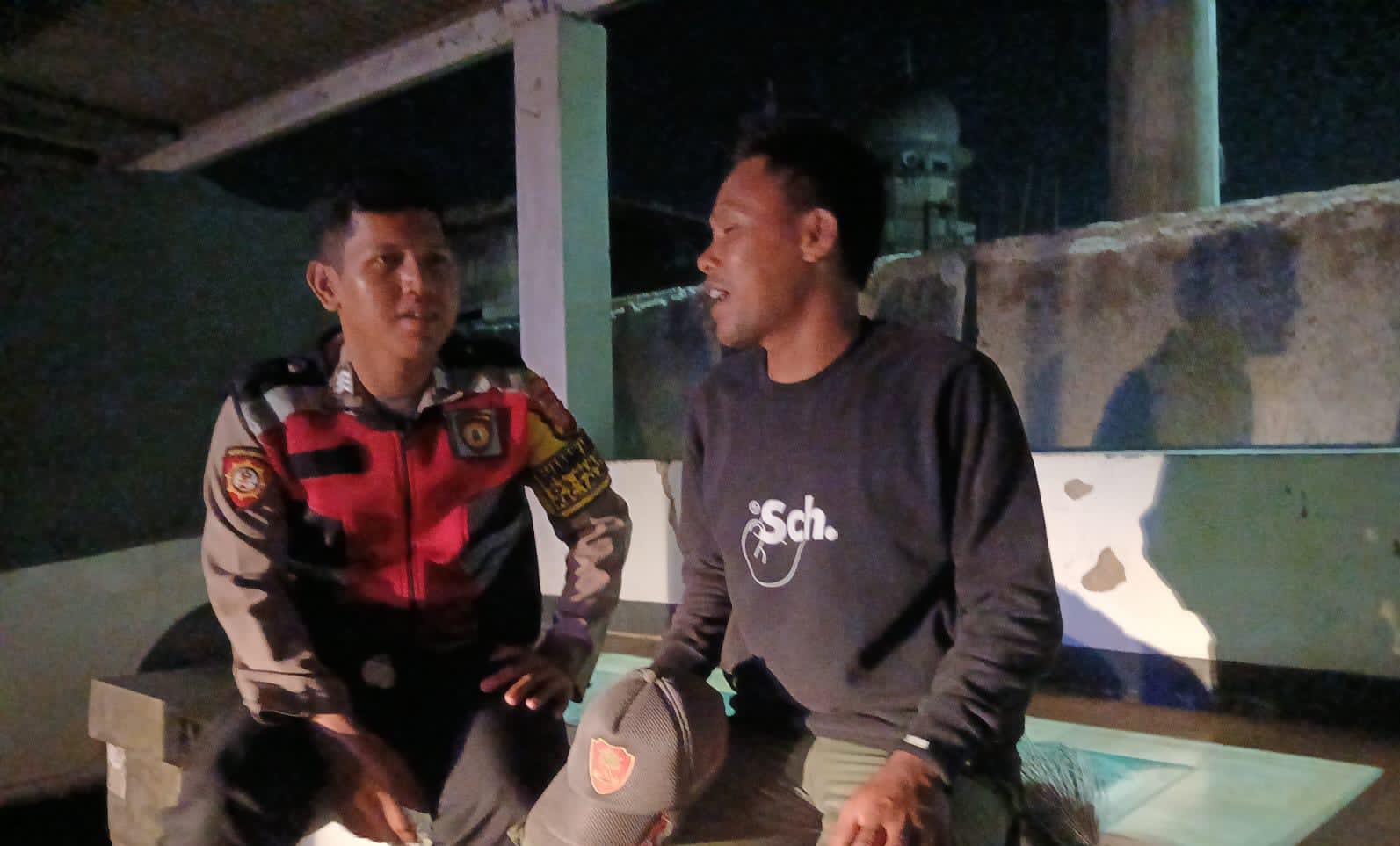 Cegah C3 di Malam Hari, Bhabinkamtibmas Polsek Telagasari Perketat Siskamling