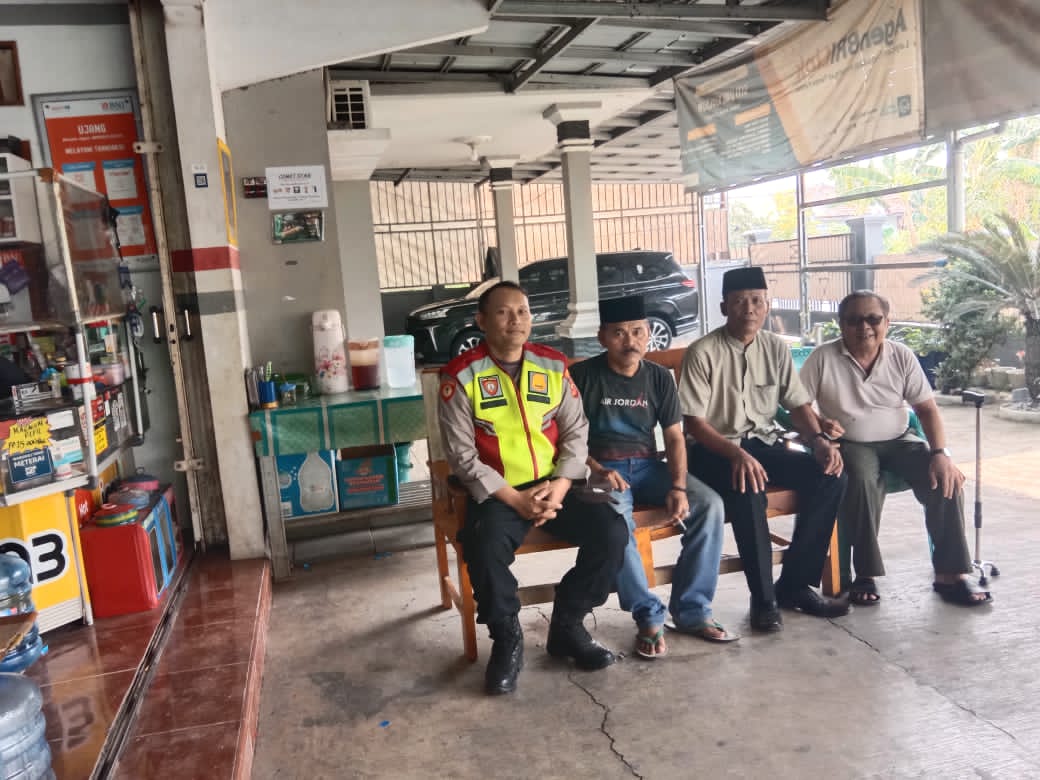 Bhabinkamtibmas Polsek Telagasari Lakukan Penyuluhan Terkait Pencegahan Kenakalan Remaja Kepada Masyarakat Binaan