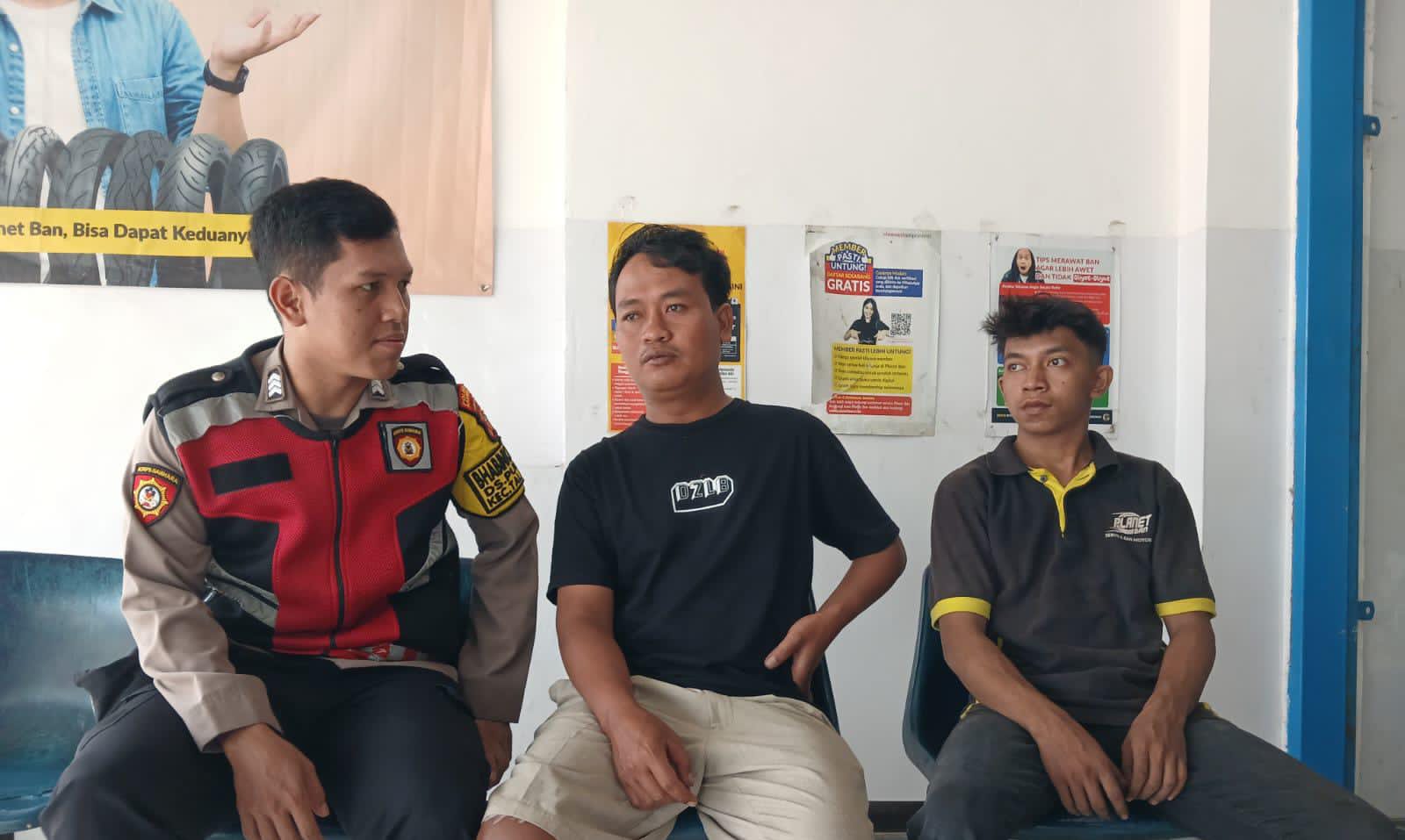Bhabinkamtibmas Polsek Telagasari Sebar Himbauan Kenakalan Remaja Kepada Masyarakat