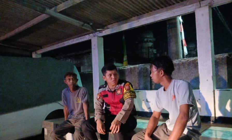 Bhabinkamtibmas Polsek Telagasari Gencar Laksanakan Ronda, Cegah Gukamtibmas Bersama Warga