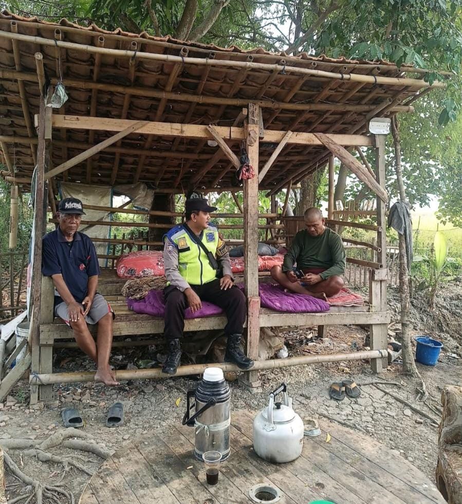 Prekat Polsek Banyusari Sosialisasikan Bahaya TPPO