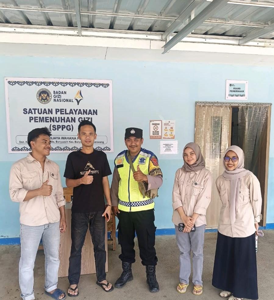 Anggota Polsek Banyusari Melaksanakan Patroli SPPG Desa Banyuasih