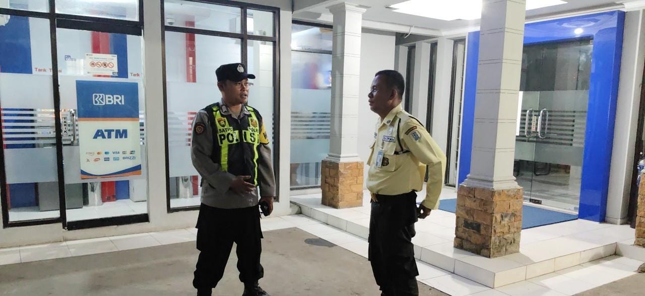 Kunjungi BRI Gempol Patroli Prekat Polsek Banyusari di Malam Hari