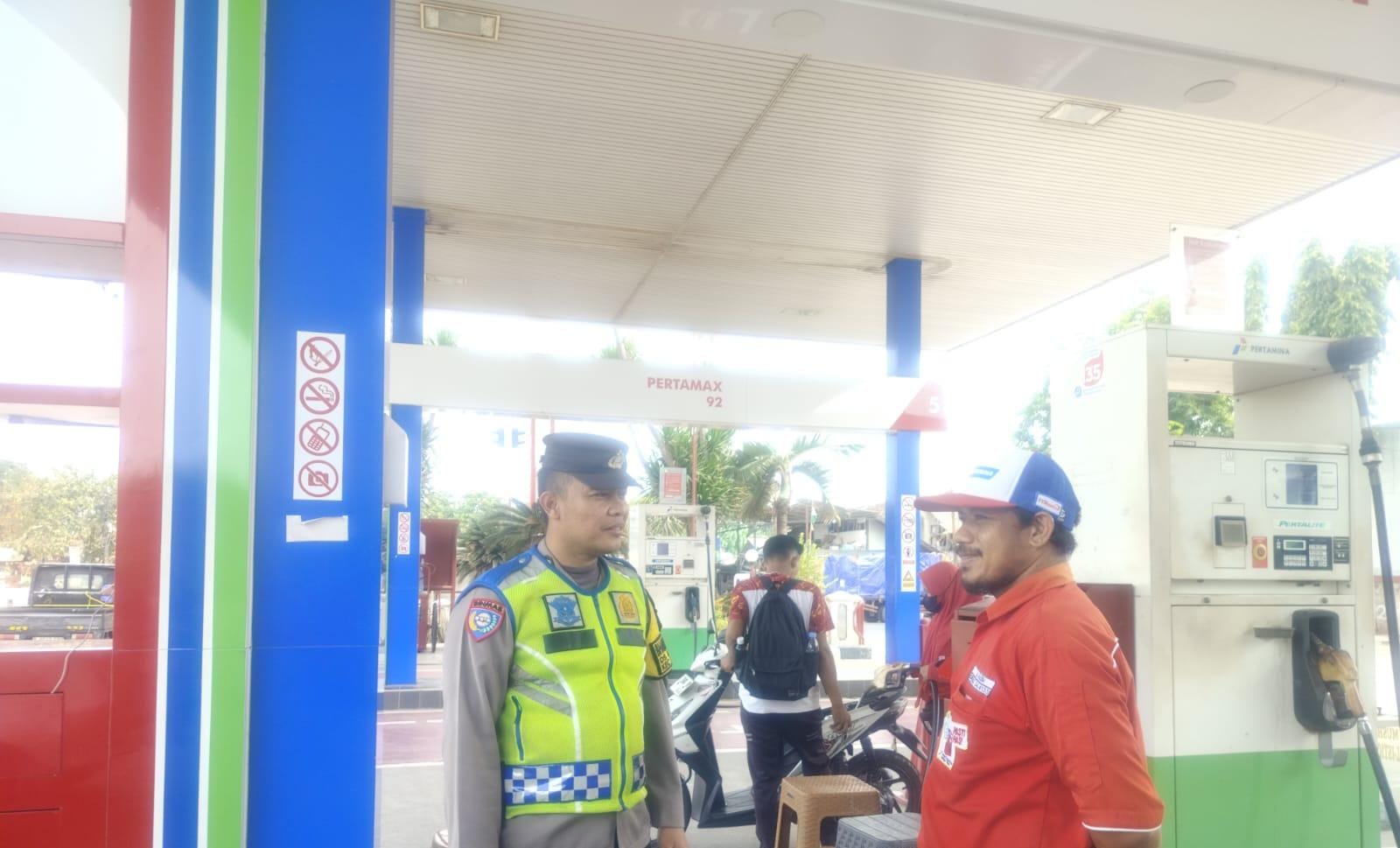 Kunjungi SPBU Gempol Patroli Prekat Polsek Banyusari di Siang Hari