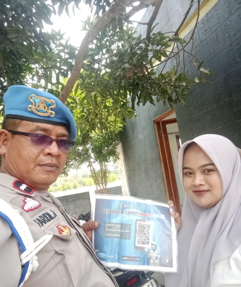 Polsek Banyusari Melaksanakan Giat Sosialisasi QR Barcode ke Masyarakat Pengaduan ke Divisi Propam Polri Bidpropam Polda Jabar