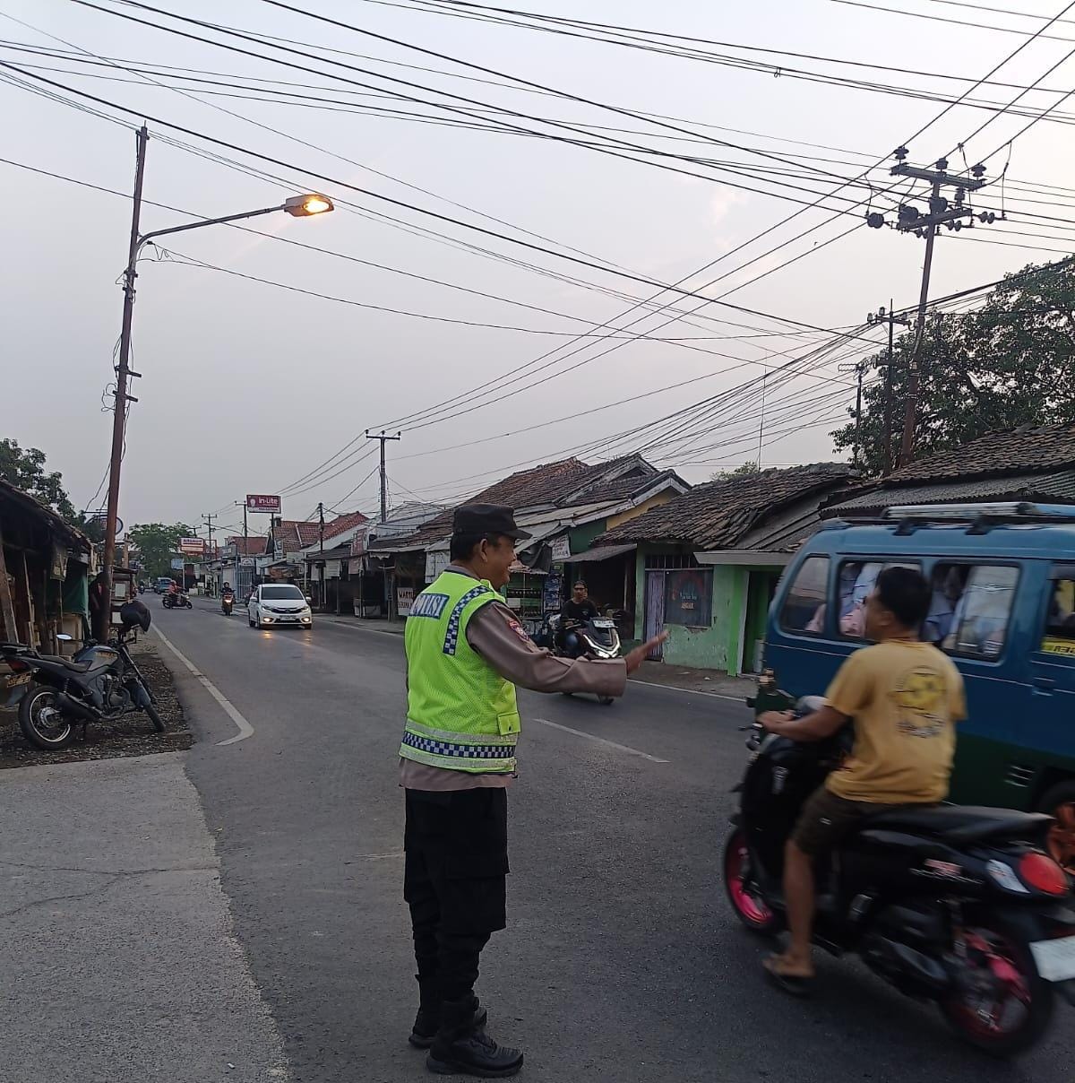 Prekat Polsek Banyusari Giat Patroli Jalan Raya Antisipasi Kejahatan