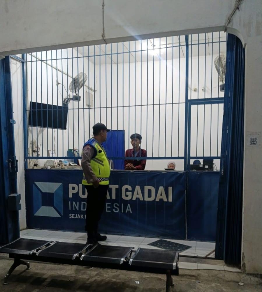 Kunjungi Pusat Gadai Gempol Patroli Prekat Polsek Banyusari di Siang Hari