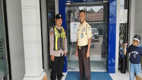 Kunjungi BRI Gempol Patroli Prekat Polsek Banyusari di Siang Hari