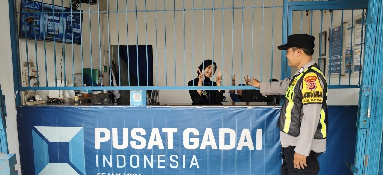 Kunjungi Pusat Gadai Gempol Patroli Prekat Polsek Banyusari di Siang Hari