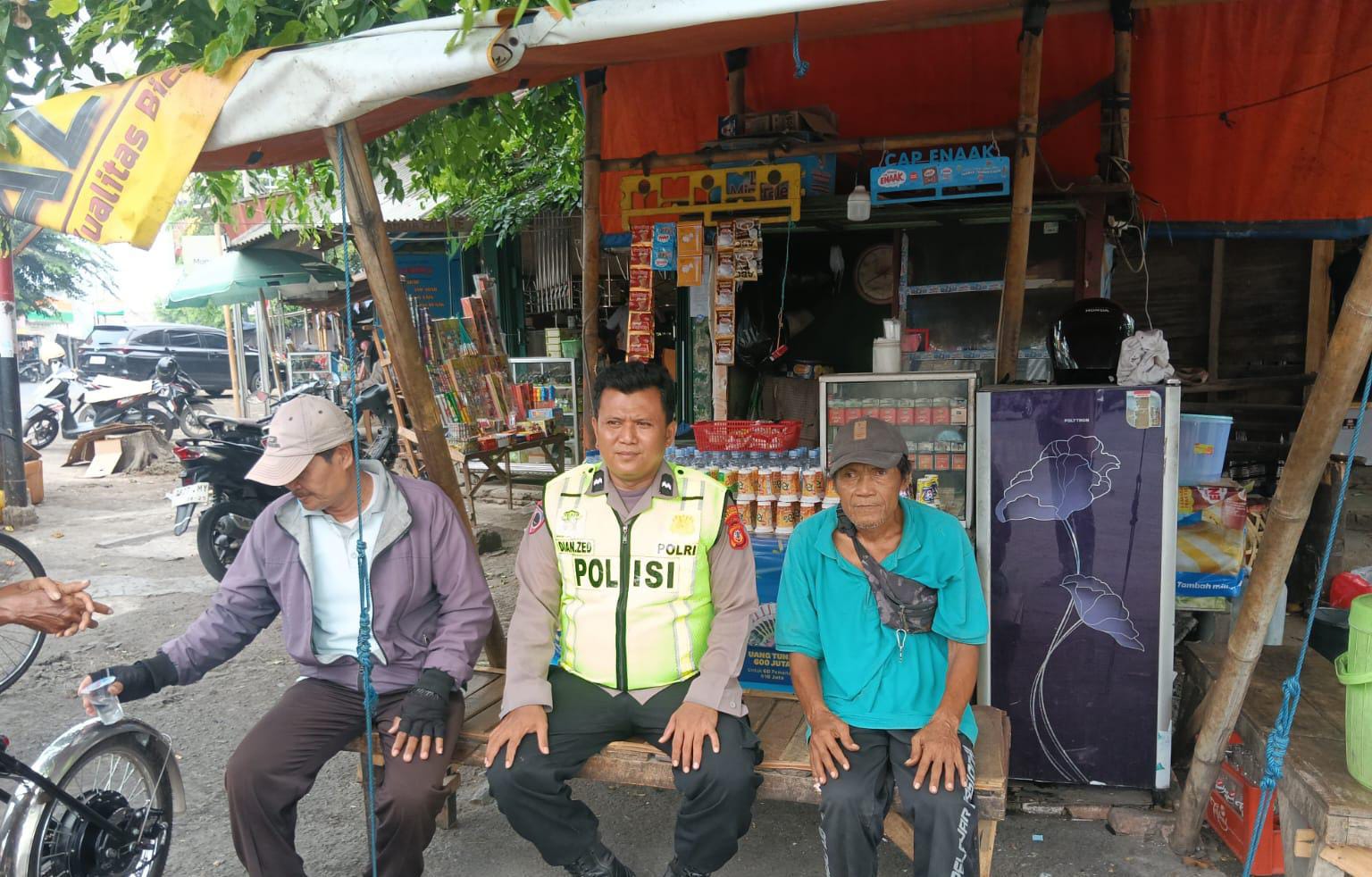 Bhabinkamtibmas Polsek Telagasari Sebar Imbauan Waspadai TPPO