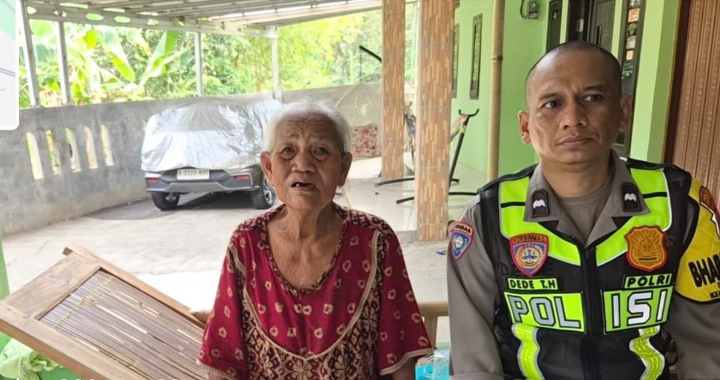Personil Polsek Telukjambe Barat Beri Warga Penyuluhan Pencegahan Kenakalan Remaja