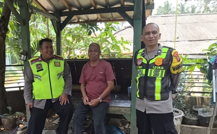 Antisipasi Gangguan Kamtibmas, Personel Polsek Telukjambe Barat Laksanakan Patroli di Dusun Ciketing