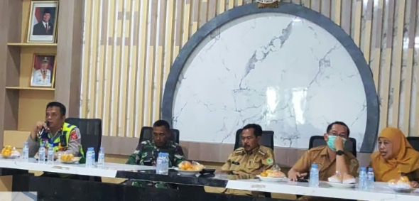 Kapolsek Klari Hadiri Rapat Minggon Kecamatan, Jaga Kamtibmas Jelang Pilkades Serentak 2026