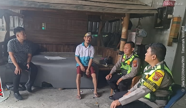 Personil Polsek Telukjambe Barat Imbauan Kamtibmas Terkait Maraknya Kasus TPPO Ke Warga Ciketing