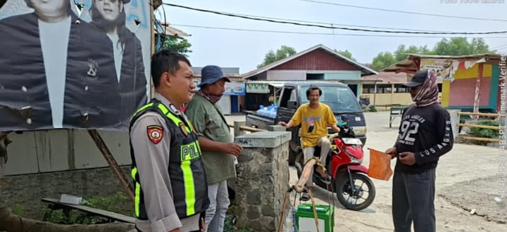 Personel Polsek Telukjambe Barat Patroli KRYD Sapa Warga di Desa Wanasari
