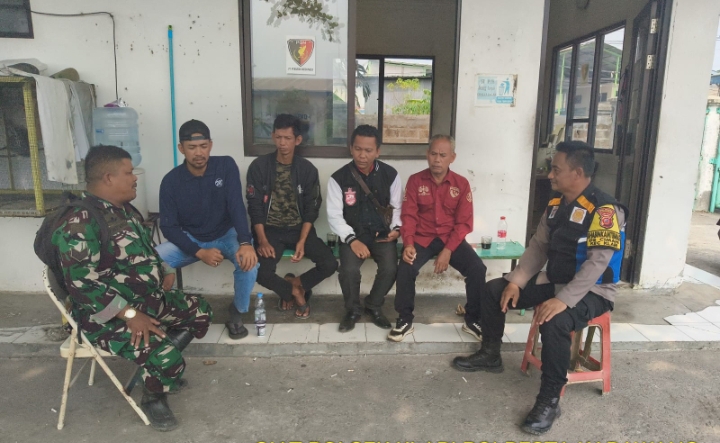‎Bhabinkamtibmas dan Babinsa Kompak Sambangi Warga Cimahi, Jaga Kamtibmas Tetap Kondusif ‎