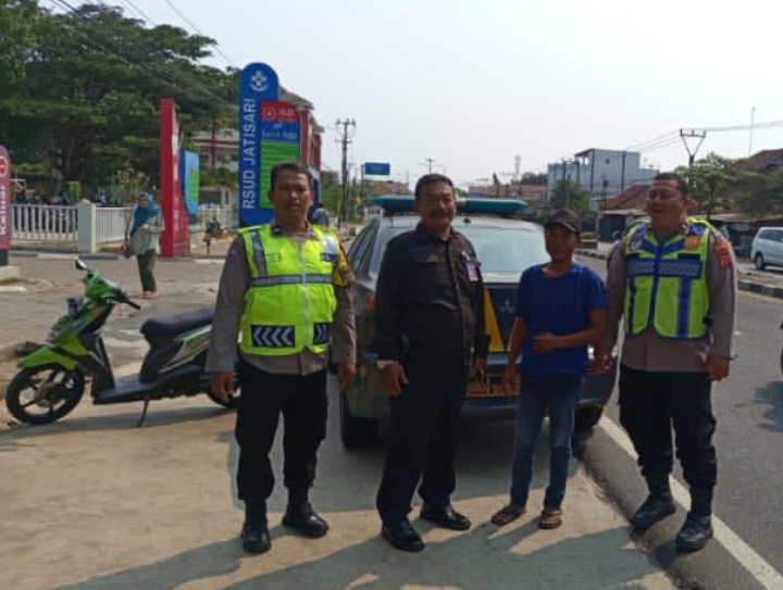 ‎Patroli Personel Polsek Jatisari Patroli Dialogis Antisipasi Gangguan Kamtibmas Depan RSUD Jatisari