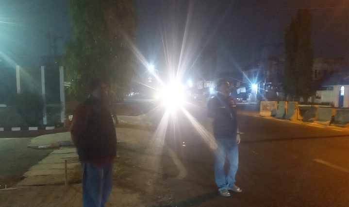 ‎Unit Reskrim Polsek Klari Lakukan Patroli Kring Serse di Depan TMP Pancawati Antisipasi 3C dan Tawuran