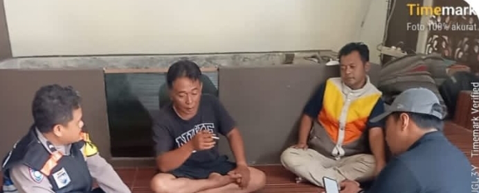 Personil Polsek Telukjambe Barat Sebar Himbauan Kenakalan Remaja Kepada Masyarakat Dusun Calung