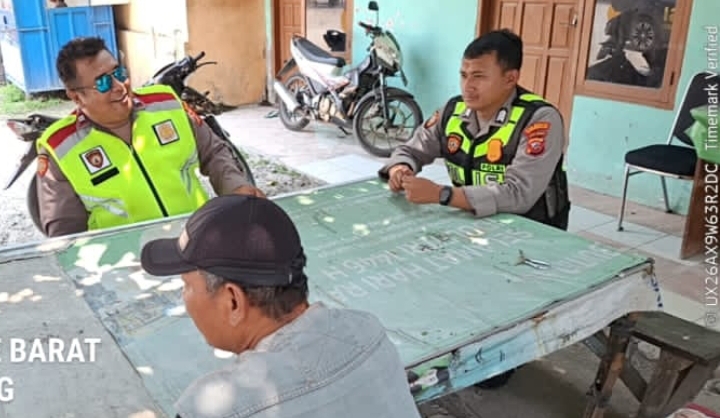 Polisi Telukjambe Barat Patroli KRYD Sapa Warga Desa Wanasari