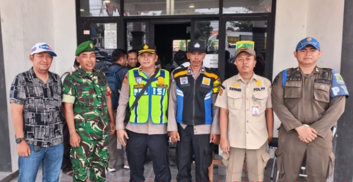 Polsek Klari Pastikan Penetapan dan Pengundian Nomor Urut Calon Kepala Desa Kondusif, Kapolsek Pimpin Pengamanan di Lima Desa
