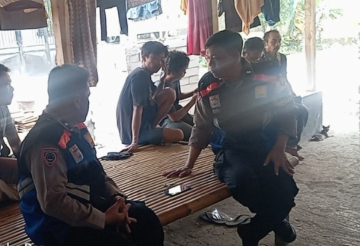 Personil Polsek Telukjambe Barat Serukan Himbauan Anti Kenakalan Remaja