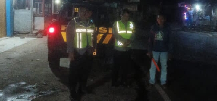 ‎Patroli Malam Polsek Jatisari Pastikan Pertigaan Cikalong Aman dan Kondusif