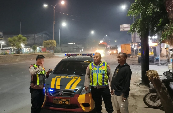 Polsek Klari Antisipasi 3C dan Tawuran Lakukan Patroli Dinihari di Jalan Raya Anggadita