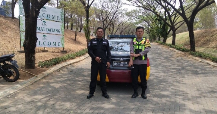 ‎Kapolsek Telukjambe Barat Bersama Personel Berikan Penyuluhan Kamtibmas kepada Security Graha Sentosa