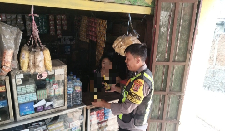 Personel Polsek Telukjambe Barat Laksanakan Operasi Miras, Antisipasi Gangguan Kamtibmas