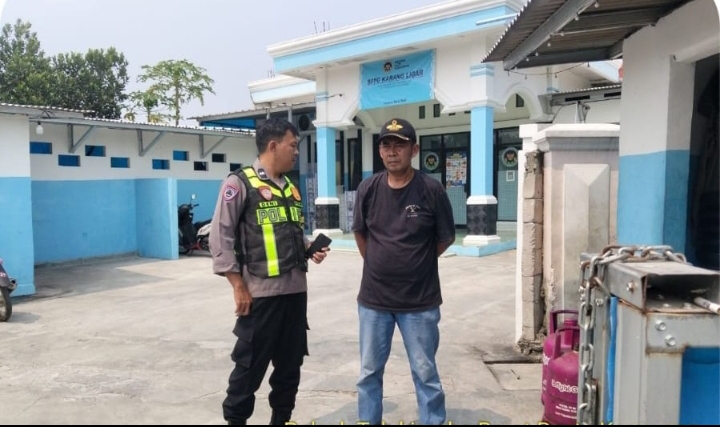 Antisipasi Gangguan Kamtibmas, Personel Polsek Telukjambe Barat Lakukan Patroli Sasar SPPG Karangligar