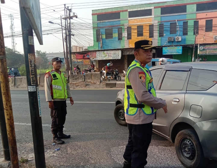 Polsek Klari Kembali Gelar Sapa Pagi di Pertigaan Kopel