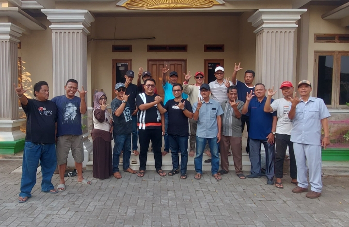 Rangkul Sesama Kontestan, Ikhsan Indra Putra Silaturahmi ke Dua Calon Kades Duren yang Tidak Lolos