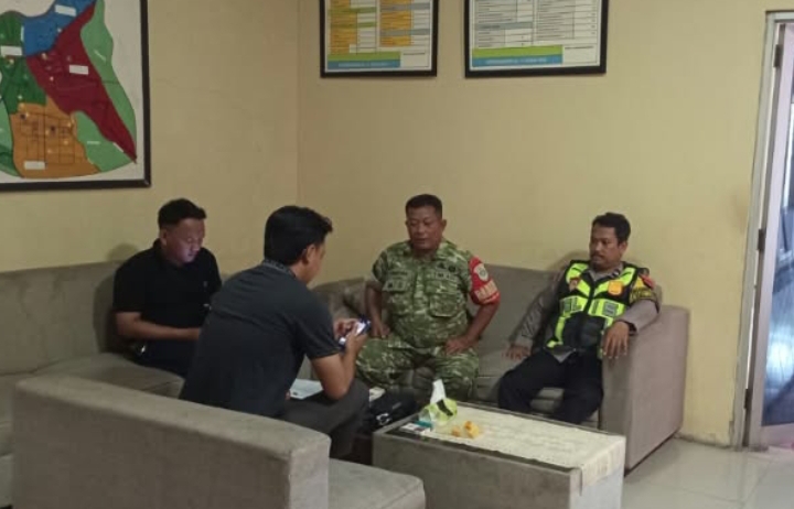 Sinergitas TNI-Polri,Bhabinkamtibmas Polsek Jatisari bersama Babinsa Sambangi Warga Himbau Kamtibmas