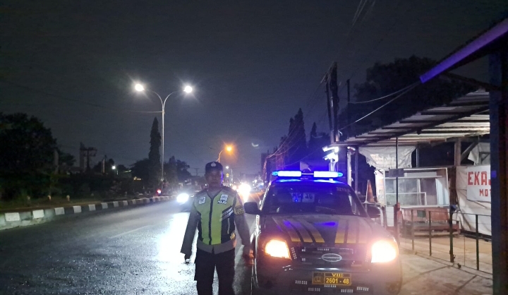 Amankan Perbatasan Klari Purwasari, Polsek Klari Lakukan Patroli Dini Hari Antisipasi 3C dan Tawuran