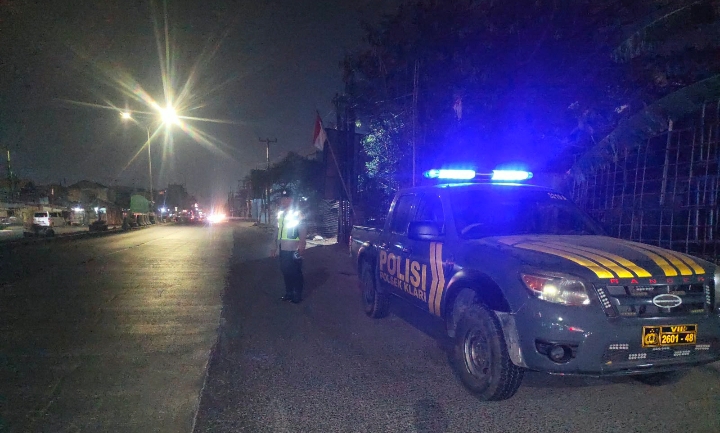 Personil Patroli Polsek Klari Lakukan Patroli Sasaran Lampu Merah Pendeuy ‎