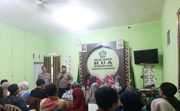 KUA Gandeng Polsek Klari Cegah KDRT dan Judi Online melalui Bimbingan Perkawinan