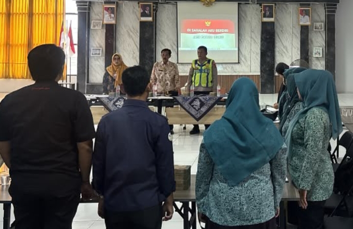 ‎Kapolsek Klari Hadiri Lokakarya Triwulan III, Perkuat Sinergi Lintas Sektor dalam Pembangunan Kesehatan di Kecamatan Klari