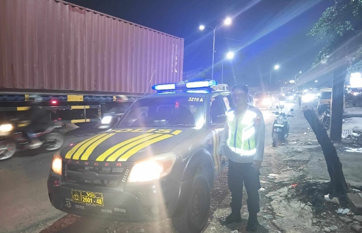 Langkah Preventif Mengantisipasi Potensi Gangguan Kamtibmas, Personil Polsek Klari Lakukan Patroli